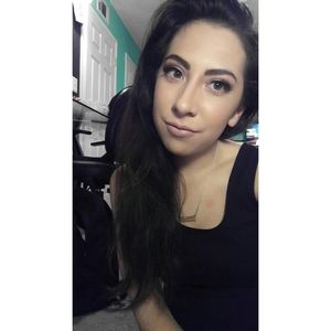 Meet your Posher, Desiree