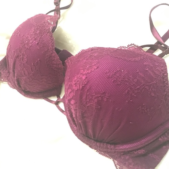 Victoria's Secret Bomshell - Picture 1 of 3