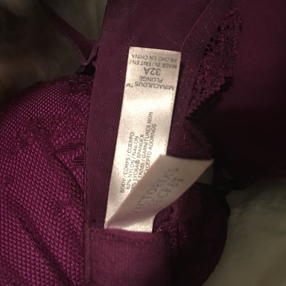 Victoria's Secret Bomshell - Picture 3 of 3