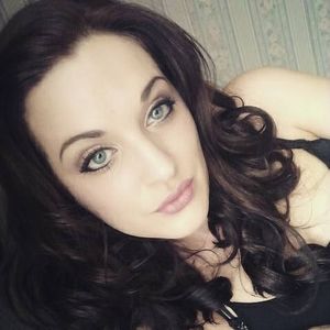 Meet your Posher, Carrie