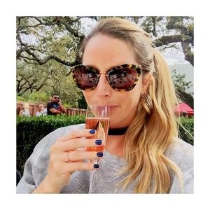 Meet your Posher, Adrienne