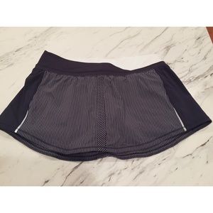 NWT. Lululemon Runpace Skirt. Navy size 8