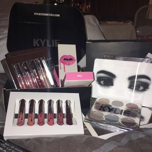Last one!!! Guys Kylie cosmetics ❤️