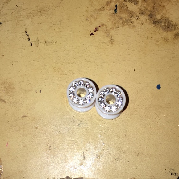 White 4G gauges