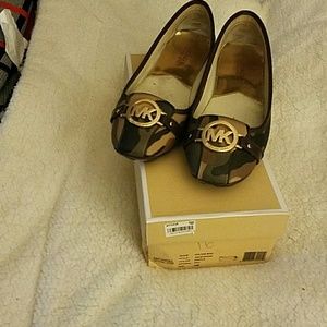 MICHAEL KORS CAMOUFLAGE FLATS