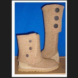 Tan knit Ugg boot size 9