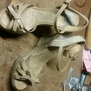 Wedges heels