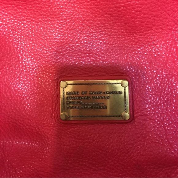 MARC BY MARC JACOBS CLASSIC Q FRANCESCA RED BAG - Picture 3 of 4