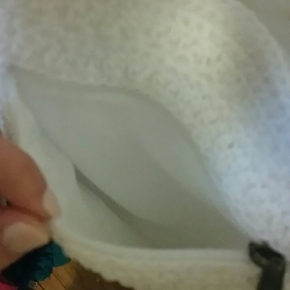 White patterned purse - Picture 4 of 4