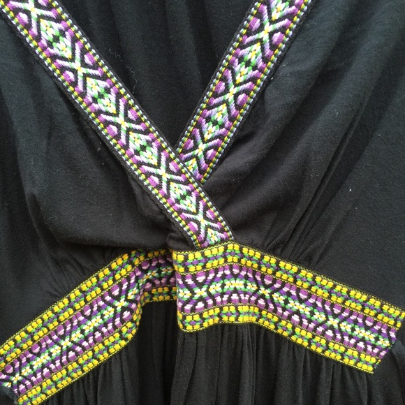 💜CLEARANCE 💜Adorable shirt. PLS READ👇🏻 - Picture 2 of 4