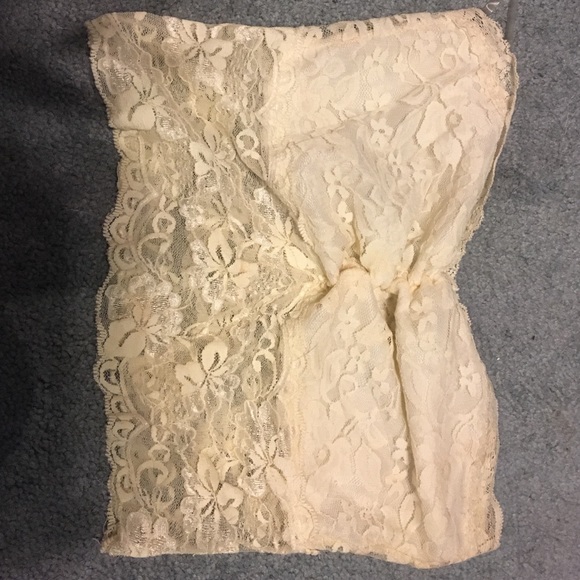 Sexy Lace crop top - Picture 3 of 3