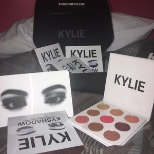 Kylie kyshadow❤️the burgundy palette