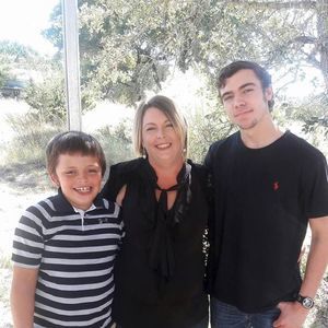 Meet your Posher, Leslie