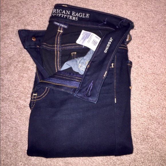 American Eagle dark wash jegging, size 2.