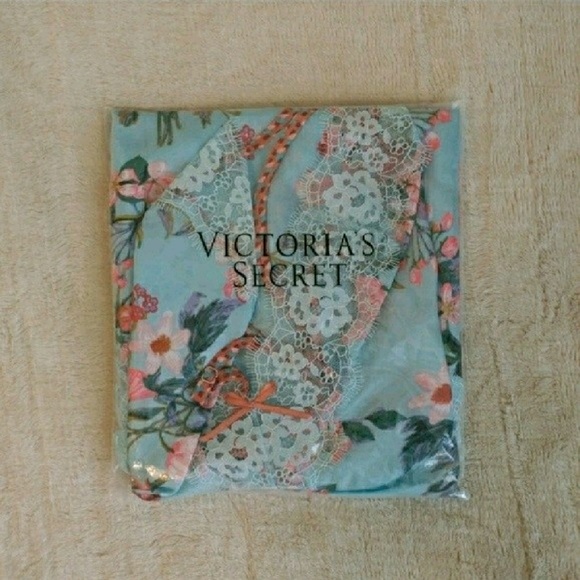 NIP VS Chantilly Large Lace & Satin Midi Slip - Picture 3 of 5