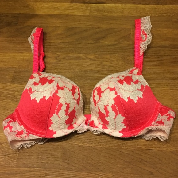 32B Victoria's Secret Very Sexy Push Up Bra