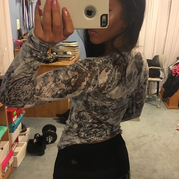 Long sleeve design top - Picture 2 of 2