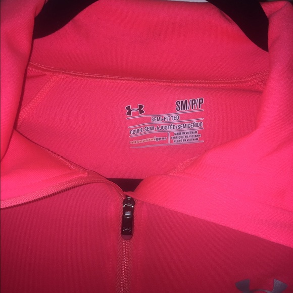 Under armor long sleeve half zip! - Picture 2 of 2