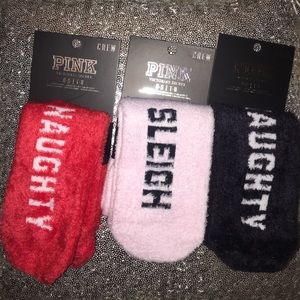 PINK HOLIDAY SOCKS 🌲🎁