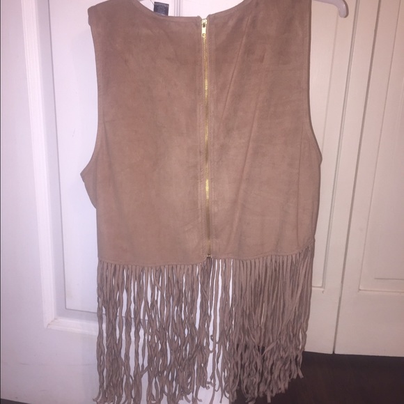 Tan suede fringe top!! - Picture 2 of 4
