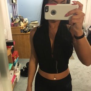 Plunge black crop top