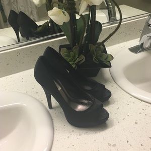 Black Steve Madden pumps