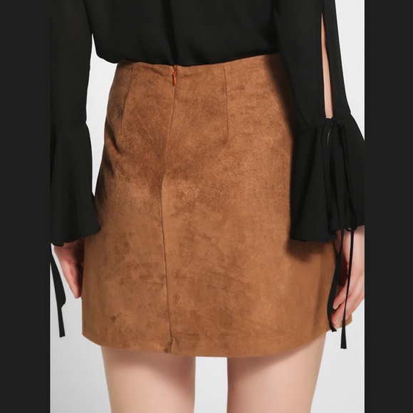 🎉🎉HP🎉🎉X2. NWT LACE UP FAUX SUEDE SKIRT - Picture 2 of 4