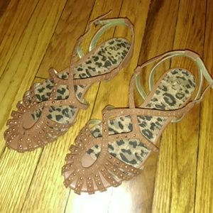 SoldWomen's Giani Bini 6.5 Flat Stud Sandals Brown