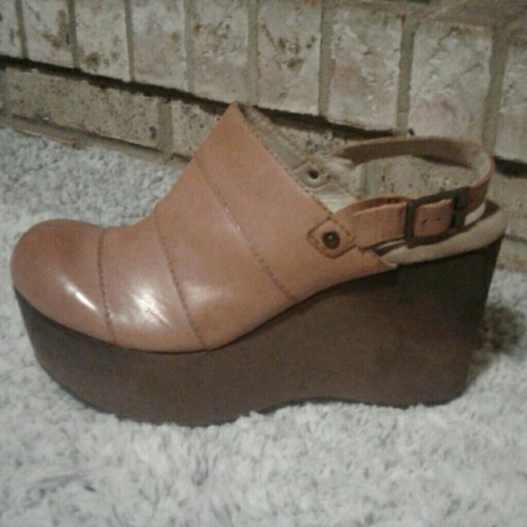 OTBT Stockton Platform Clogs *NWOT*