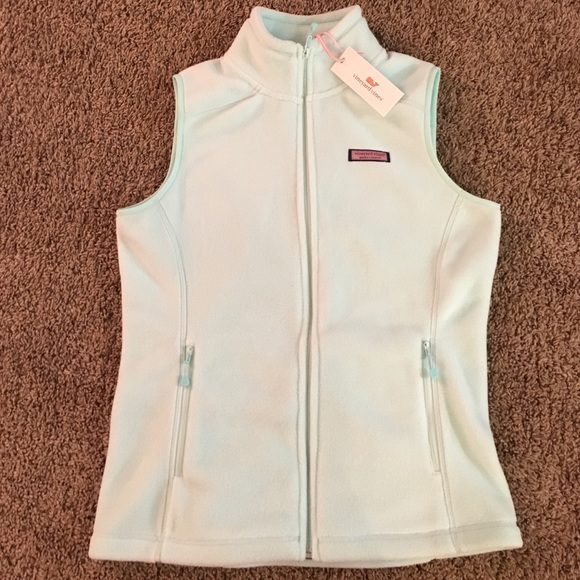 SOLD New With Tags Vineyard Vines vest small - Picture 1 of 4