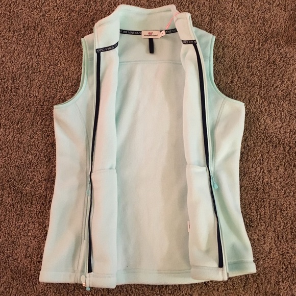 SOLD New With Tags Vineyard Vines vest small - Picture 2 of 4