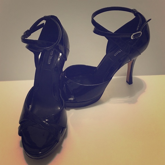 Black Ankle Strap Peep-toe pumps