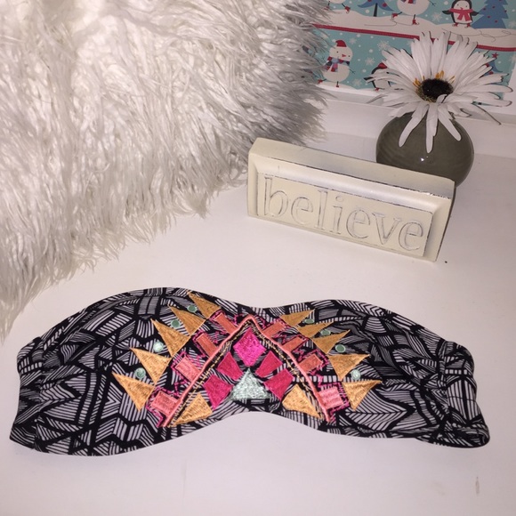 Patterned swimsuit top