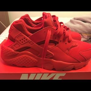 Red Huarache Run