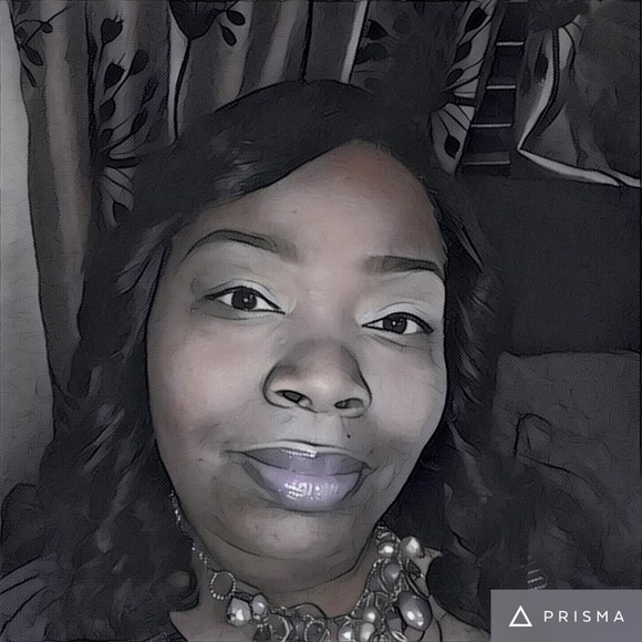 Meet your Posher, Heather - Picture 1 of 1