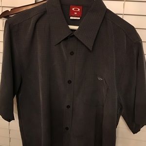 Oakley sort Steve polo. Never worn.