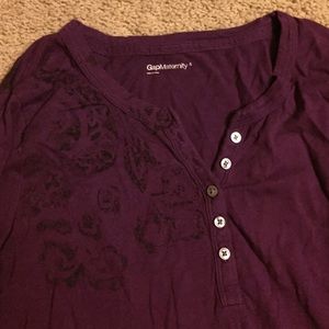 Gap maternity shirt
