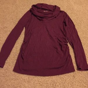 Gap maternity shirt