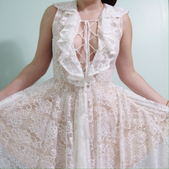 gypsy Rose Dresses & Skirts - Gypsy rose white lace asymmetrical hem dress sz XS