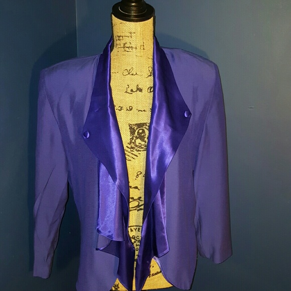 ☆Vintage- blue- R.J. Steven's with cutout in back