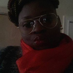 Meet your Posher, Kenisha