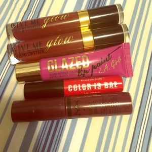 Lip gloss and liquid lipstick bundle