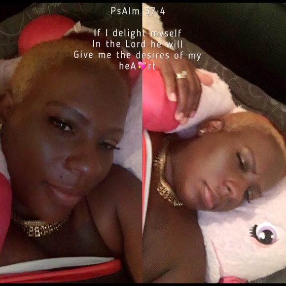 Meet your Posher, Cleopatra - Picture 2 of 2