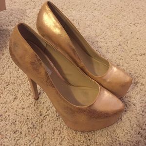 Steve Madden Gold Platform heels