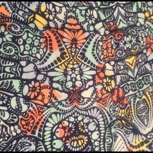 LuLaRoe TC Mermaid Lace Leggings