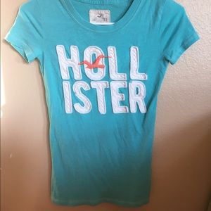 Hollister shirt size small