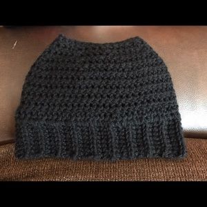 Black messy bun beanie