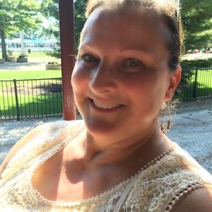 Meet your Posher, Deborah