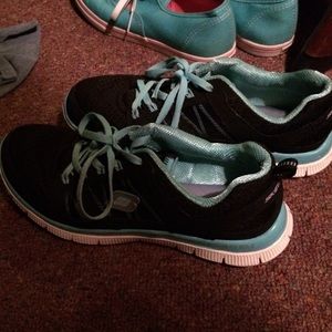 Skechers memory foam size 9