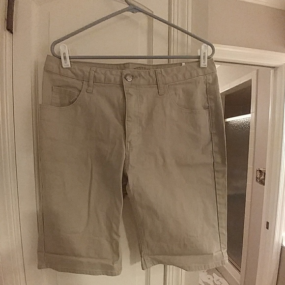 Khaki Cargo Shorts Medium Riders by Lee